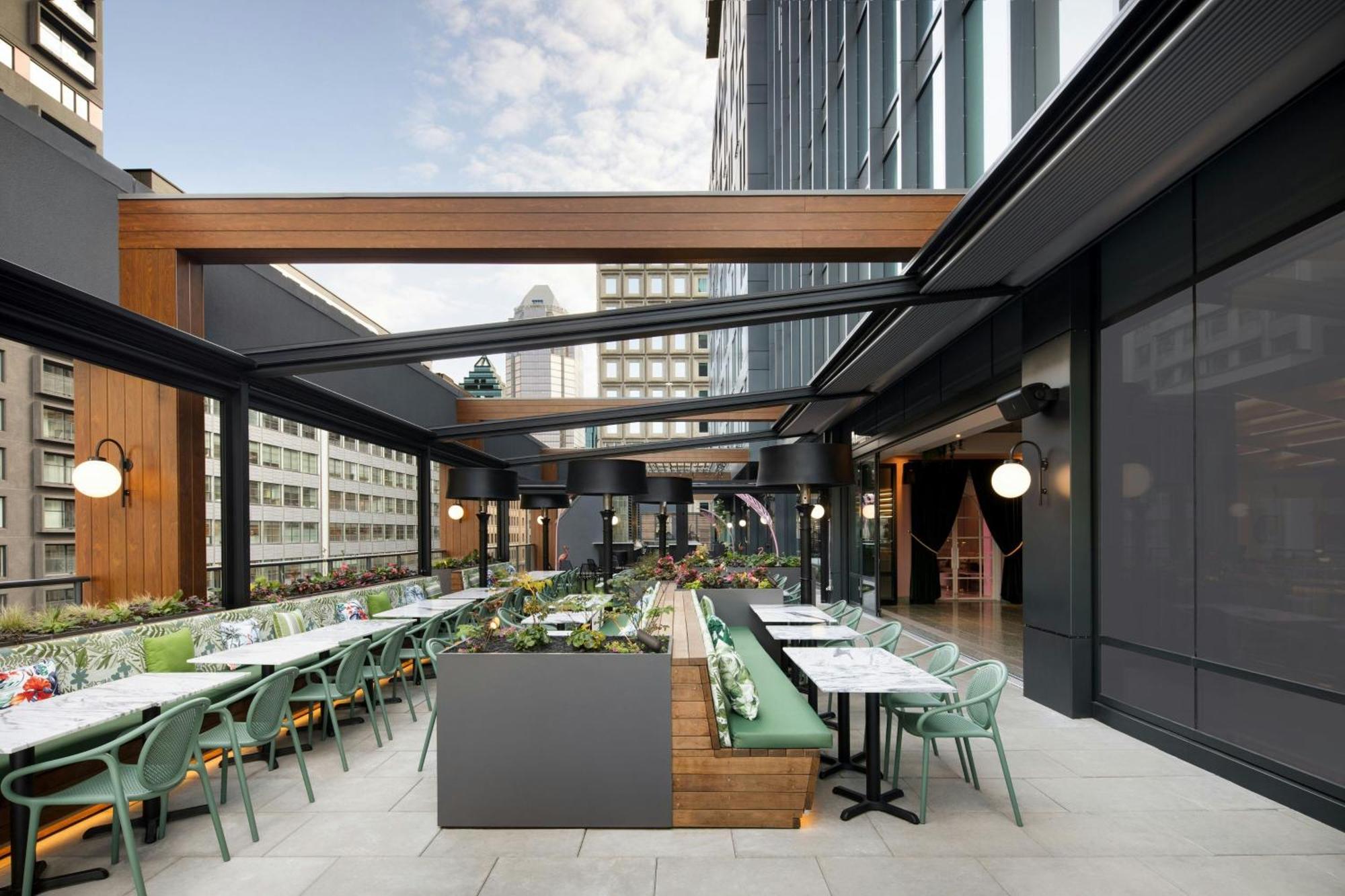 Honeyrose Hotel, Montreal, A Tribute Portfolio Hotel Екстериор снимка The rooftop bar at The Standard London