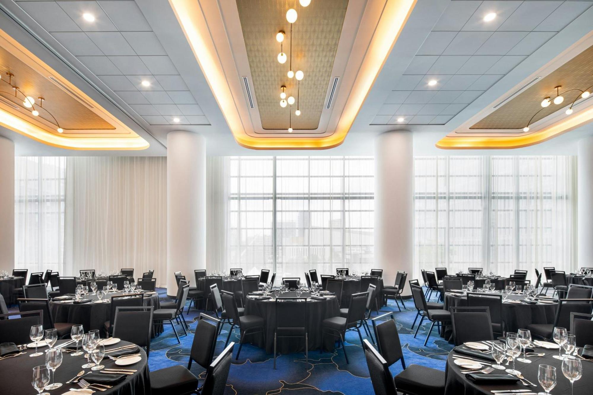 Honeyrose Hotel, Montreal, A Tribute Portfolio Hotel Екстериор снимка The ballroom at the hotel