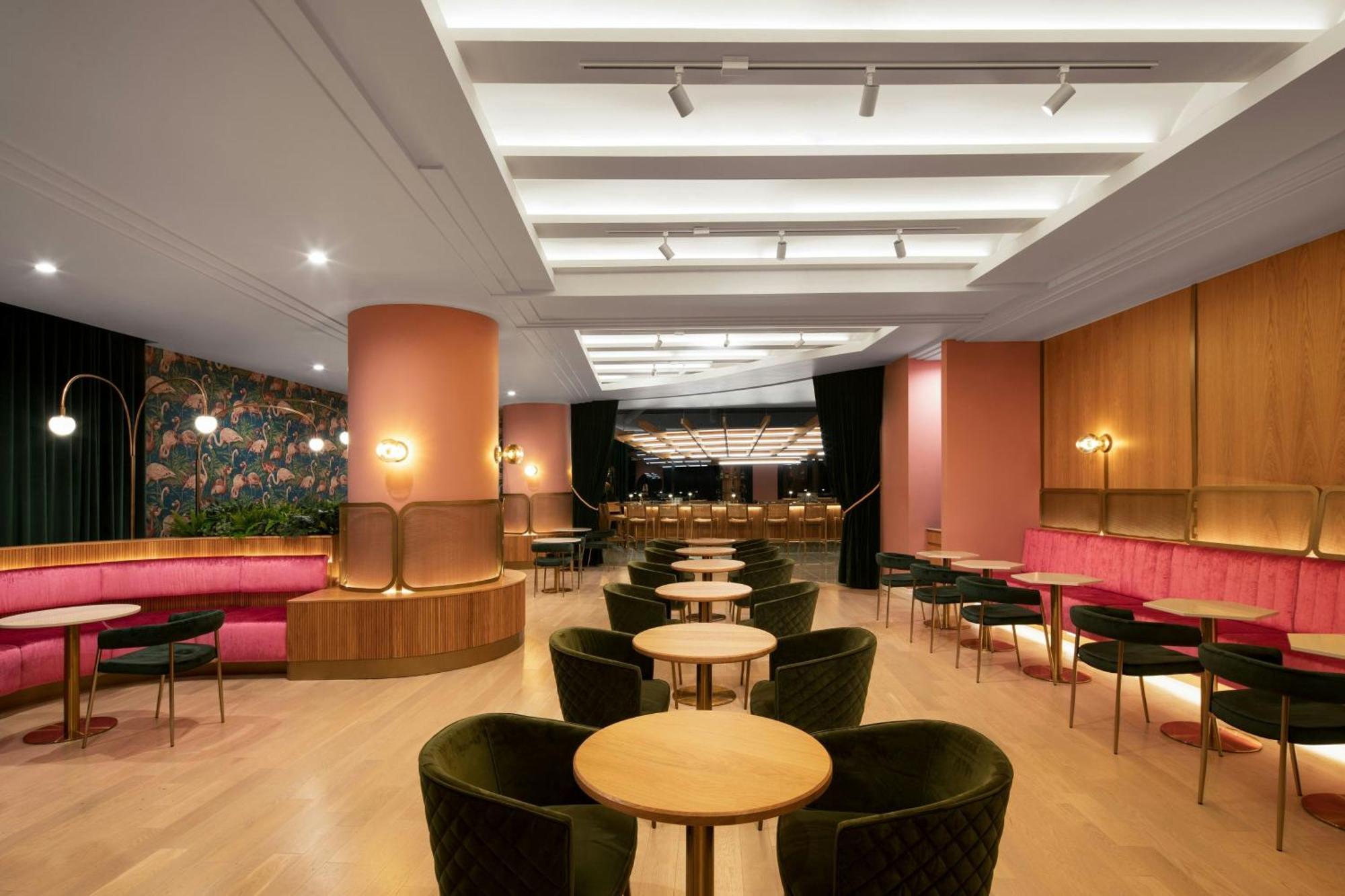 Honeyrose Hotel, Montreal, A Tribute Portfolio Hotel Екстериор снимка The Lounge at London Heathrow Airport
